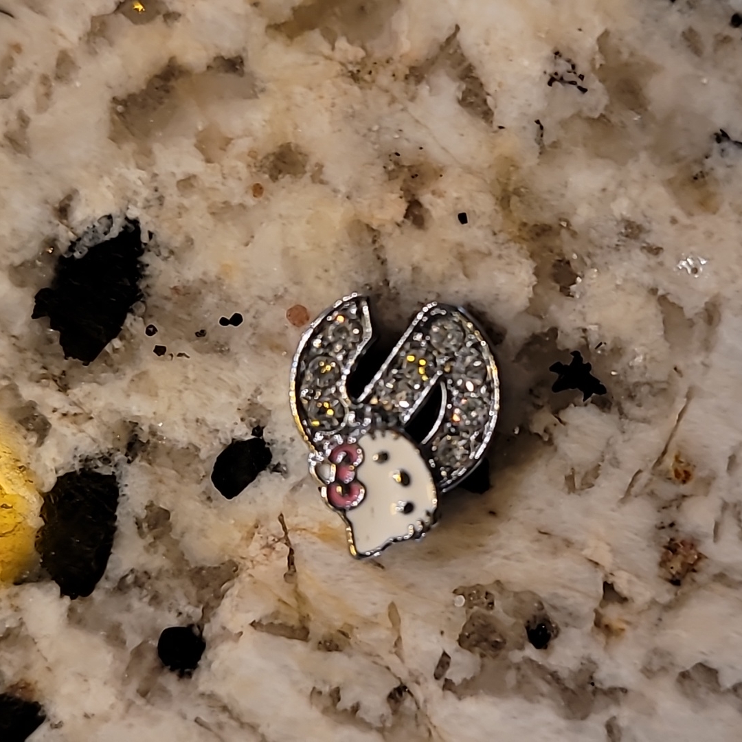 Hello Kitty "S" Initial Charm